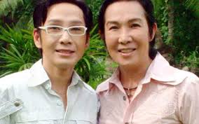 Đây là nam nghệ sĩ cải lương đội tang cho 'Ông hoàng cải lương Vũ Linh',  tiết lộ từng bị khán giả nghi là con rơi