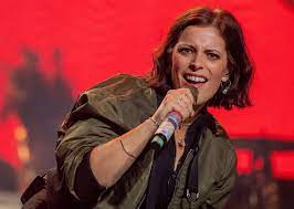Leichtes gepäck, the group's fifth album, was released in november 2015. Stefanie Kloss So Lebt Der Silbermond Star Mit Mann Und Kind Intouch