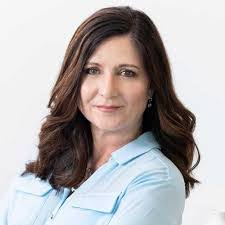 Heidi Hacker's Instagram, Twitter & Facebook