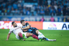 Kannemann admite erro em empate do Grêmio com Fluminense: "Dois pontos na minha conta"