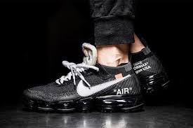 Off White Air Force 1 Black On Feet An On Foot Look At The Off White X Nikeair Vapormax Sneakers Men Fashion Sneakers Fashion Trendy Sneakers