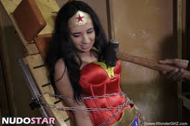 Hot Paris Roxanne wonder woman fetish movies