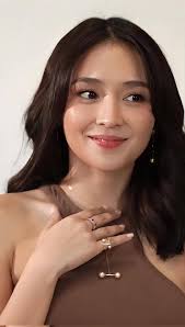 Happiness makes women prettier