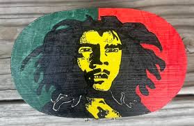 Here's a Louise box I've hand painted💚