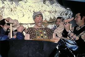 After a heroic jungle rescue to start of raiders of the lost ark, indiana jones (harrison ford) forks over a valuable relic to dastardly. Behind The Scenes Raiders Of The Lost Ark Film Goblin