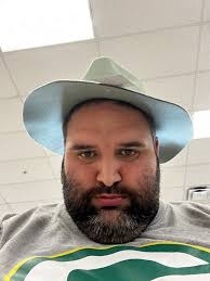 Are there any custom printers in the group? Looking for notepads/tear away  books and stickers. Ideally, I would love to find someone who can do both.  Happy 4th everyone! ❤️🤍💙