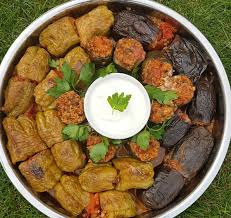 Bir diğer ölçülendirme şekli de mutfaklarda bulunan su ve çay bardağı; Kiymali Karisiktaze Dolma Malzemeler 8 10 Kisilik Siz Kisi Sayisina Gore Yapabilirsiniz 300 350 Gr Kiyma 2 Sb Pirin Yemek Yemek Tarifleri Etli Yemek Tarifleri