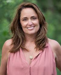 Keri Dodd's Instagram, Twitter & Facebook