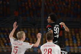 Kaizer chiefs have responded to suggestions that they are close to signing midfielders keagan dolly and cole alexander. Handball Ali Zein Makes Sensational Move To Barcelona