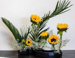 Classy bouquets in the ikebana style (traditional japanese art of flower arrangement) are the way to go. Exploring Ikebana The Art Of Japanese Flower Arranging Plaza Homes