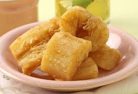 Lalu goreng singkong dalam minyak panas sampai matang kecokelatan. Ternyata Begini Cara Membuat Singkong Goreng Merekah Ala Pedagang Gorengan Mudah Dan Pasti Berhasil Semua Halaman Sajian Sedap