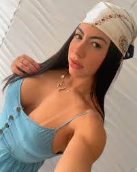 Karla Porter's Instagram, Twitter & Facebook