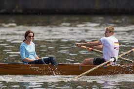competitive kate all smiles after losing to husband in boat race boat race prince william and catherine nobel prize winners