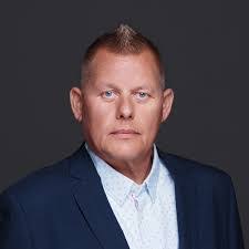 Debra Featherstone's Instagram, Twitter & Facebook