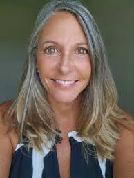 Paralegal with 25 years experience seeking new job