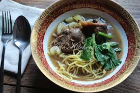 Dibuar dari bahan ayam, iga sapi, kambing dan ceker ayam. Sup Kambing Berempah Yang Sangat Sedap Azie Kitchen