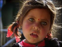 Résultat de recherche d'images pour "afghan girl"