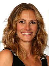 A Ranked List Of Julia Roberts Best And Worst Hair Color Moments Julia Roberts Hair Julia Roberts Julia Roberts Blonde