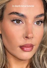 How to Do An Eyebrow Scratch