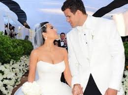 Kim kardashian has spoken out in the wake of the bombshell news she is divorcing kris humphries, insisting she had hoped the marriage would 'last forever'. 56 Batshit Facts You Didn T Know About Kim Kardashian S 72 Day Marriage