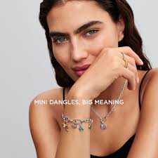 TGIF! Gracing your timeline with a touch of beauty. 😍😍😍 📷:  instagram.com/mycharmstale