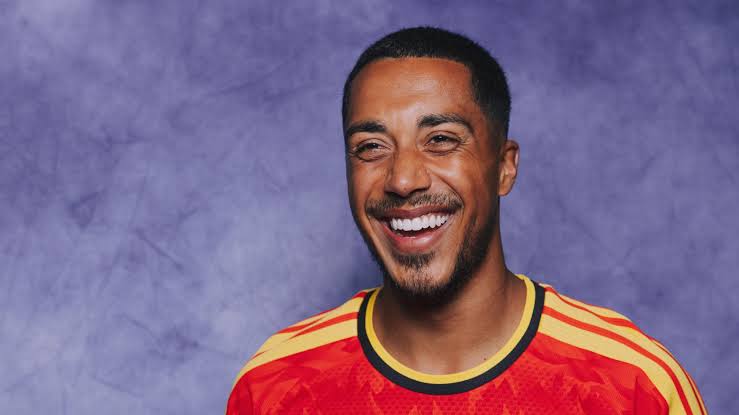 Youri Tielemans to Man Utd: Belgium midfielder from Aston Villa brings  passing class and much more for Michael Carrick | Football News | Sky Sports