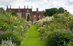 Helmingham Hall English Garden Design English Garden Amazing Gardens