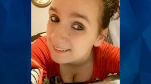 Sarah Pasco's Instagram, Twitter & Facebook