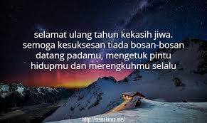 Jadilah seperti kopi, yang tetap dicintai tanpa menyembunyikan pahitnya diri. Kata Kata Romantis Buat Pacar Pas Ulang Tahun