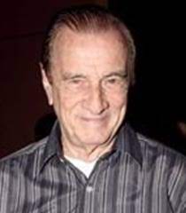 He was the voice of general luft and an alien in muppets do espaço, the brazilian portuguese dub of muppets from space. Orlando Drummond The Parody Wiki Fandom