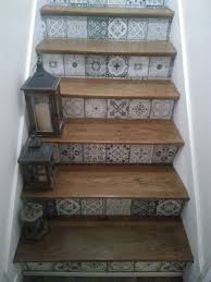 Poser Du Papier Peint Imitation Carreaux De Ciment Sur Contre Marche Carreau De Ciment Escalier Idee Deco Maison