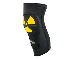 Nukeproof Critical Enduro Knee Pad Reviews Comparisons