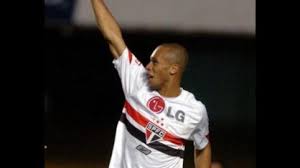 El campeonato paulista de 1987 tuvo de nuevo a são paulo fc como campeón tras derrotar a palmeiras en las semifinales y a corinthians en la final gracias a los goles de lee y edivaldo. Sao Paulo Voltara A Ter O Iconico Patrocinio Da Lg Em Sua Camisa Na Final Do Campeonato Paulista Istoe Independente