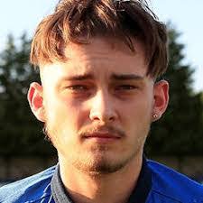 Alex Desmond's Instagram, Twitter & Facebook