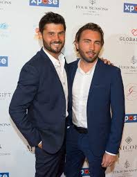 Compte officiel animateur tf1 / nt1 : Christophe Beaugrand Et Son Compagnon Papas L Emotion De L Accouchement De Sa Mere Porteuse Elle
