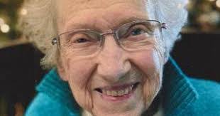 Wanda Knuth's Instagram, Twitter & Facebook