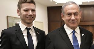 בנימין נתניהו) رئيس وزراء إسرائيل ورئيس حزب الليكود الإسرائيلي اليميني، تولى رئاسة الوزراء مرتين، الأولى استمرت من عام 1996 إلى 1999، والثانية مستمرة منذ 31 مارس 2009، حيث أعيد انتخابه في العام 2013 والعام 2015. ÙˆÙ„ÙŠ Ø¹Ù‡Ø¯ Ø¥Ø³Ø±Ø§Ø¦ÙŠÙ„ Ù…Ù† Ù‡Ùˆ Ù†Ø¬Ù„ Ù†ØªÙ†ÙŠØ§Ù‡Ùˆ Ø§Ù„Ø°ÙŠ ÙŠÙ†ÙØ° Ø£Ø¬Ù†Ø¯Ø© ÙˆØ§Ù„Ø¯Ù‡ ÙÙŠ Ø§Ù„Ø®ÙØ§Ø¡