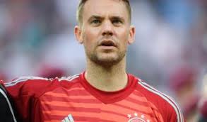 Goalkeeper manuel neuer of muenchen challenges sadio mane. Manuel Neuer Privat So Tickt Der Fc Bayern Torhuter Abseits Des Rasens News De