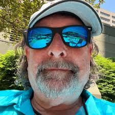 I once dated a girl with one leg shorter than the other. Her name was  Eileen.