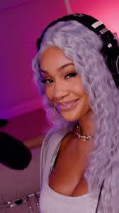 Sandra Brasier's Instagram, Twitter & Facebook