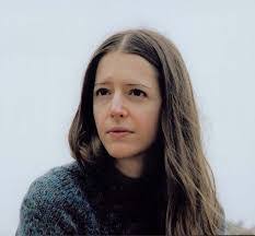 Elise Dean's Instagram, Twitter & Facebook