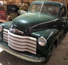 Pin By Danielle Amaral On 49 53 Chevy Trucks Vintage Pickup Trucks Classic Cars Trucks Old Pickup Trucks