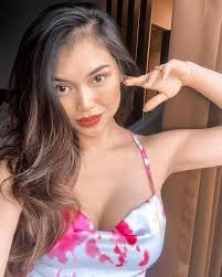 Foto Elisabeth Novia Istri Kim Kurniawan yang Juga Adik Ipar Jennifer  Bachdim, Hot Mom Sejati