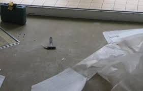 Löst sich der teppich gut ab und ist nicht mit klebestreifen verklebt, haben sie wasserlöslichen kleber. Teppichkleber Entfernen Vorm Fliesen Die X Te Frage