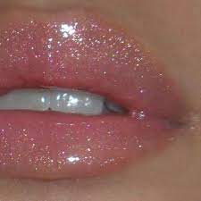 Birmingham's ultimate medical aesthetic clinic we want to empower everyone who walks through our clinic doors, to be able to look in the mirror and see a happier, brighter version of themselves. U Got The Small Lips Lips Aesthetic Explore Tumblr Aesthetic Makeup Makeup Box Diy Makeup