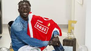 Born in senegal, leye started his professional career in france before moving to belgium in 2007. 2q4dieznvi6ctm