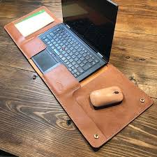 一枚革で作ったラップタイプのノートpcカバー トコ革 Lenovo Thinkpad X1 Yoga 専用 Iichi ハンドメイド クラフト作品 手仕事品の通販 一枚革 In 2020 Leather Working Patterns Leather Wallet Pattern Leather Craft Projects