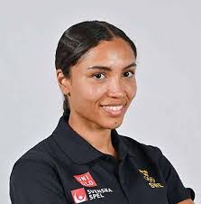 Ali Alian's Instagram, Twitter & Facebook