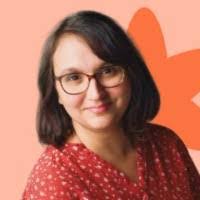 Estelle Stella's Instagram, Twitter & Facebook