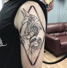 110 Agyptische Anubis Tattoos Designs Und Ideen Anubis Tattoo Gott Tattoos Agypten Tattoo